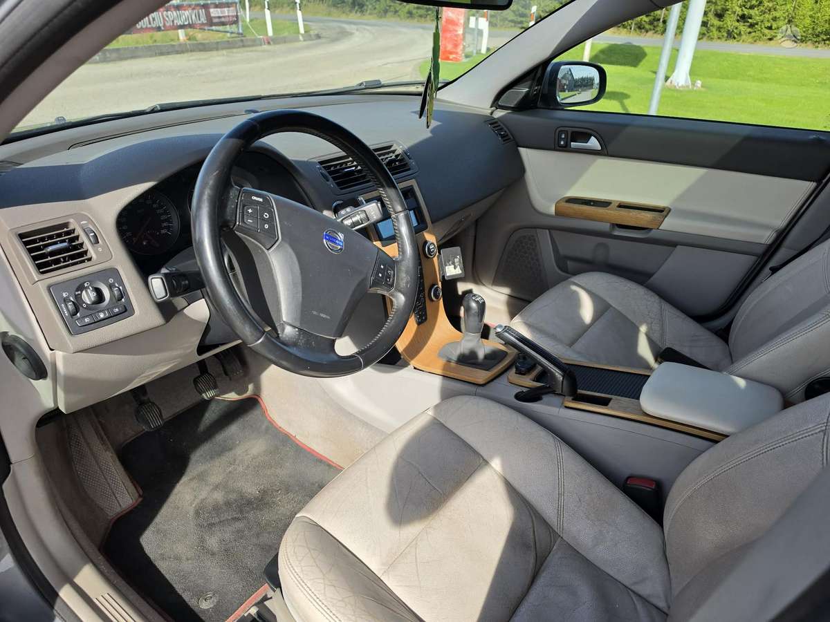 Volvo V50 2008 — двигун 1997 cm³, 136 HP (100kW)