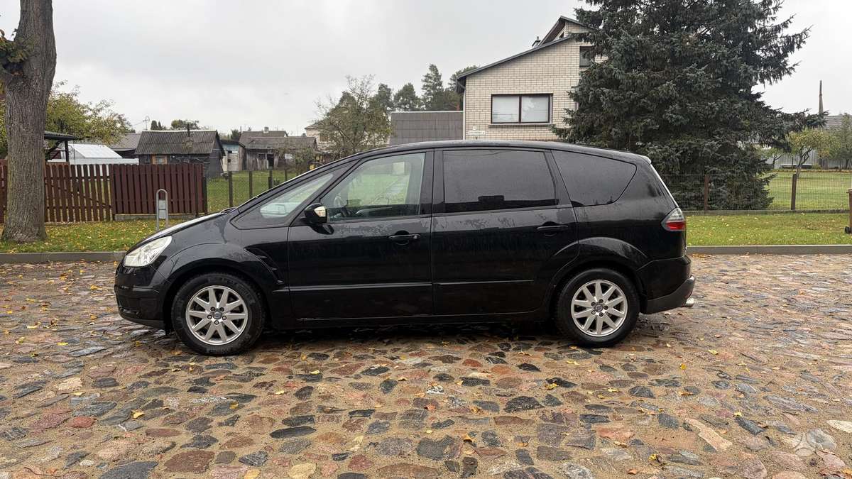 Ford S-MAX 2007 — rear view