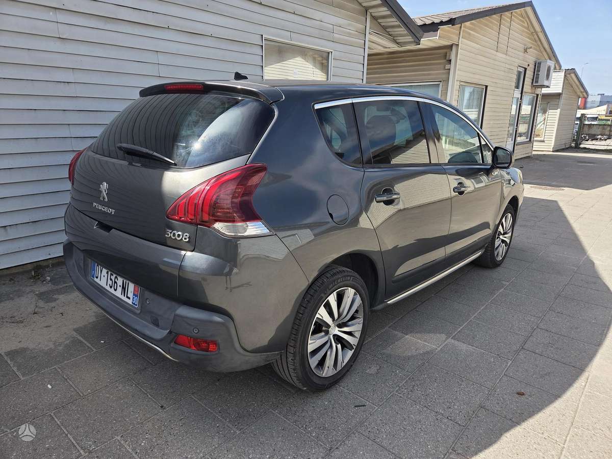 Peugeot 3008 2015 — engine 1560 cm³, 120 HP (88kW)
