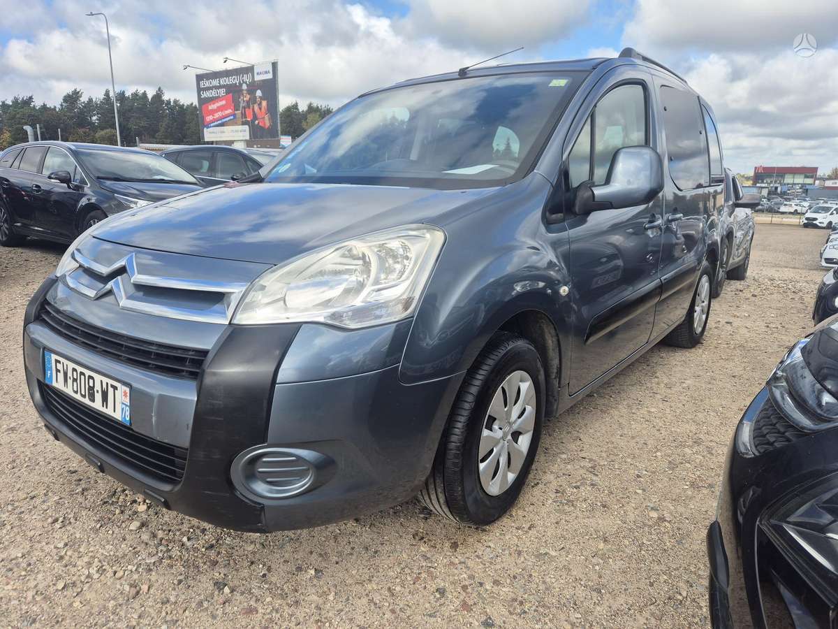 Citroen Berlingo 2012 — rear view