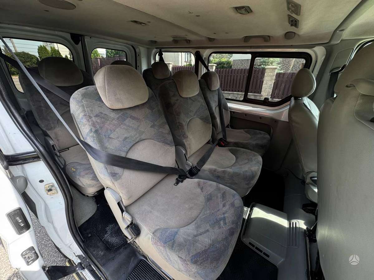 Renault Trafic 2009 — photo 14