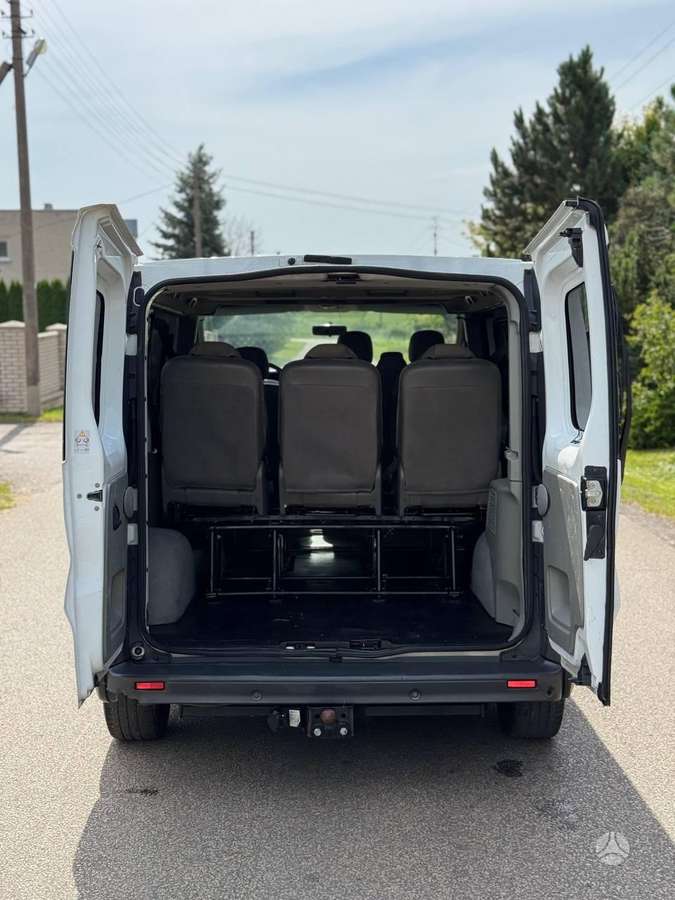 Renault Trafic 2009 — photo 16