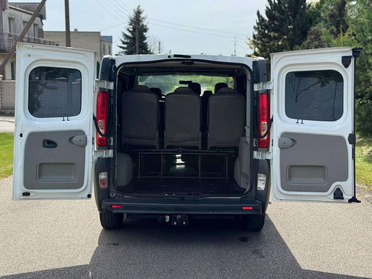 Renault Trafic 2009 — photo 17