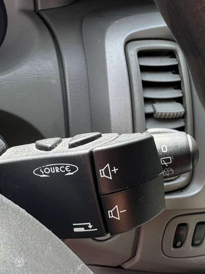 Renault Trafic 2009 — photo 21