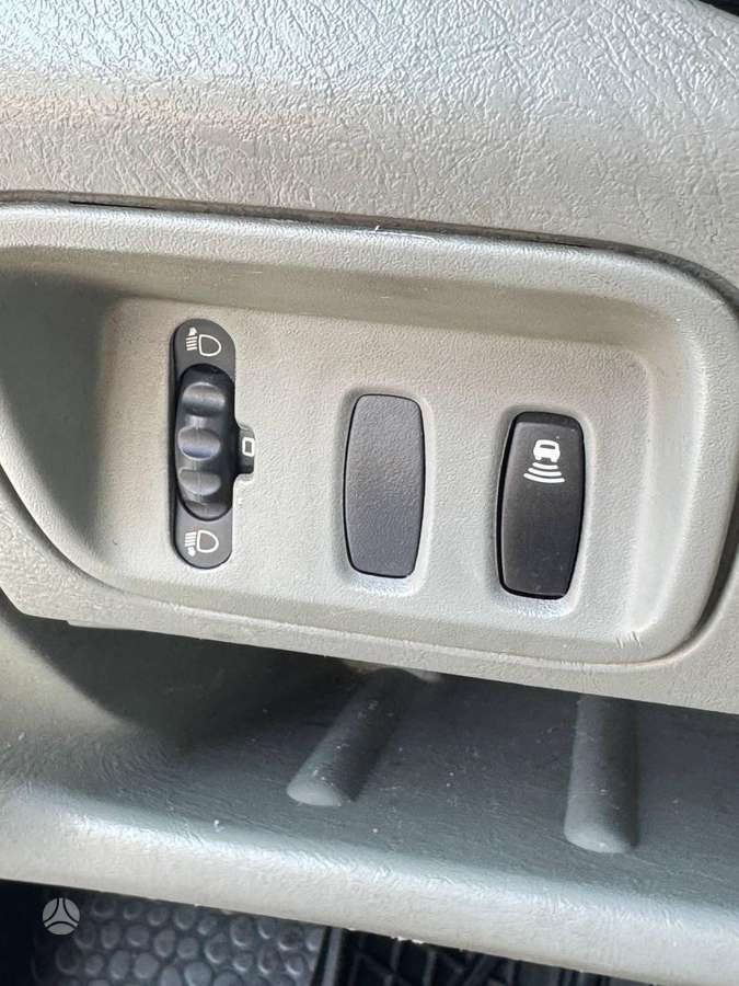 Renault Trafic 2009 — photo 22