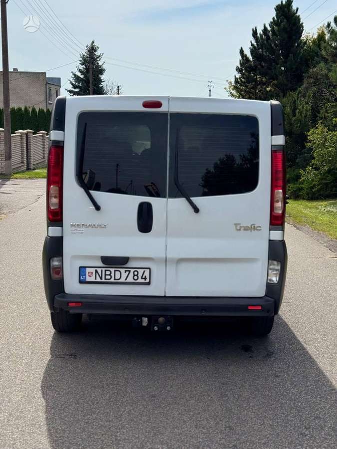 Renault Trafic 2009 — engine 2464 cm³, 145 HP (107kW)