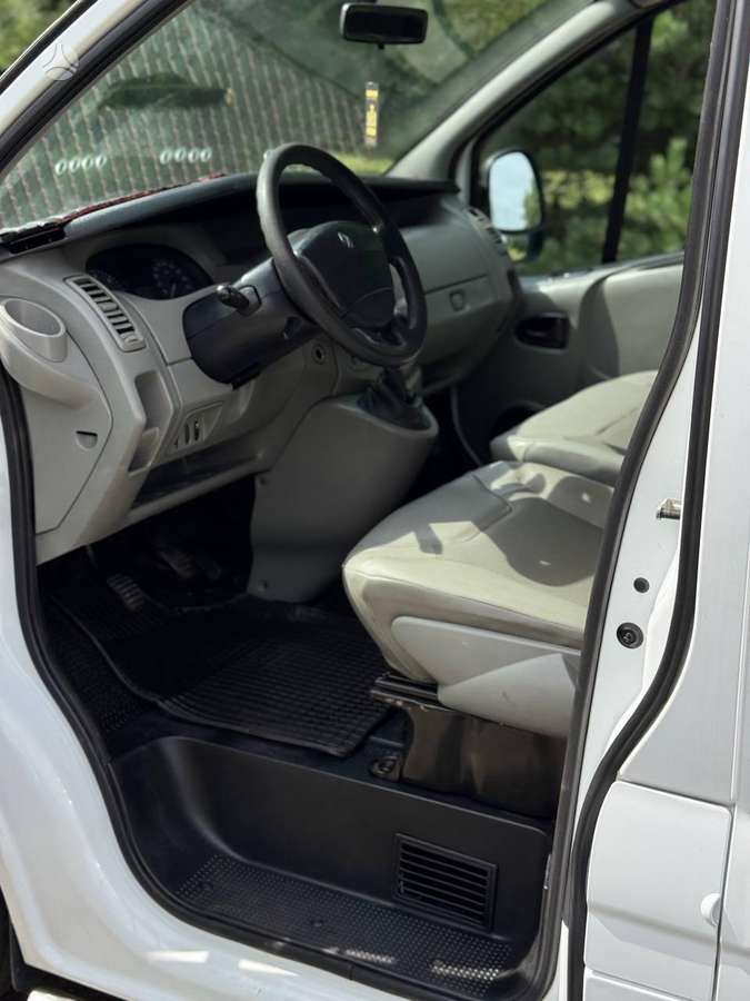 Renault Trafic 2009 — photo 7