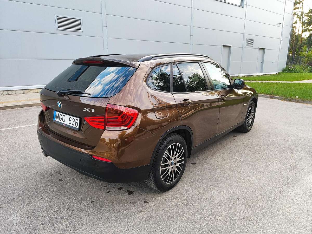 BMW X1 2009 — вигляд ззаду