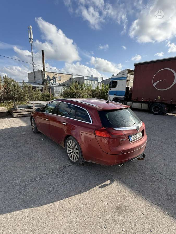 Opel Insignia 2010 — двигун