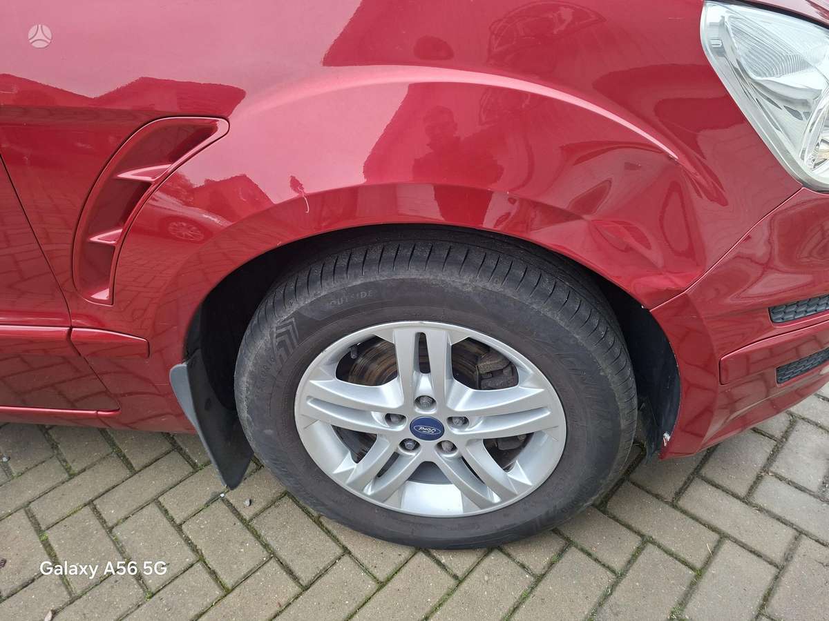 Ford S-MAX 2013 — photo 10