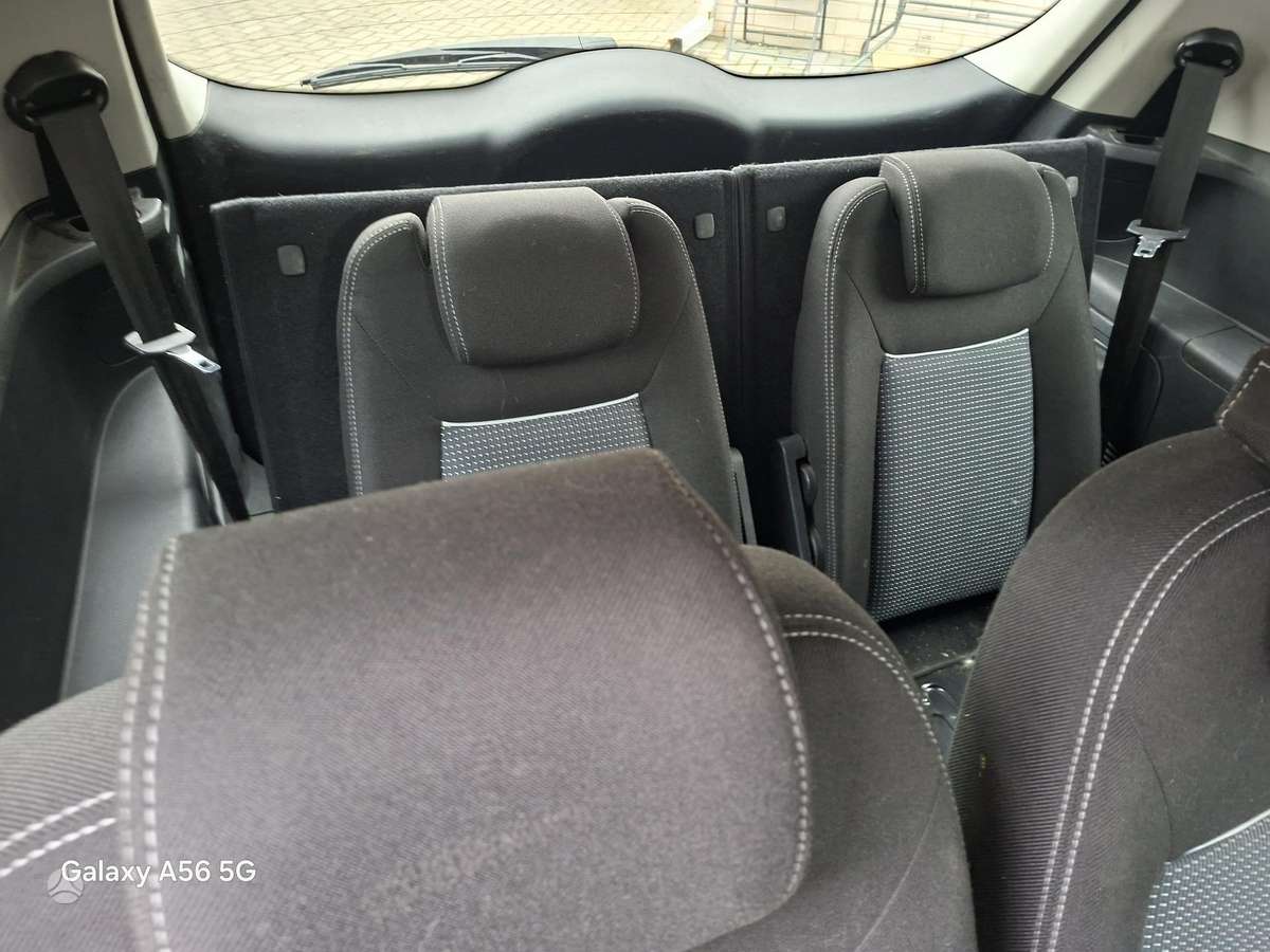 Ford S-MAX 2013 — photo 14