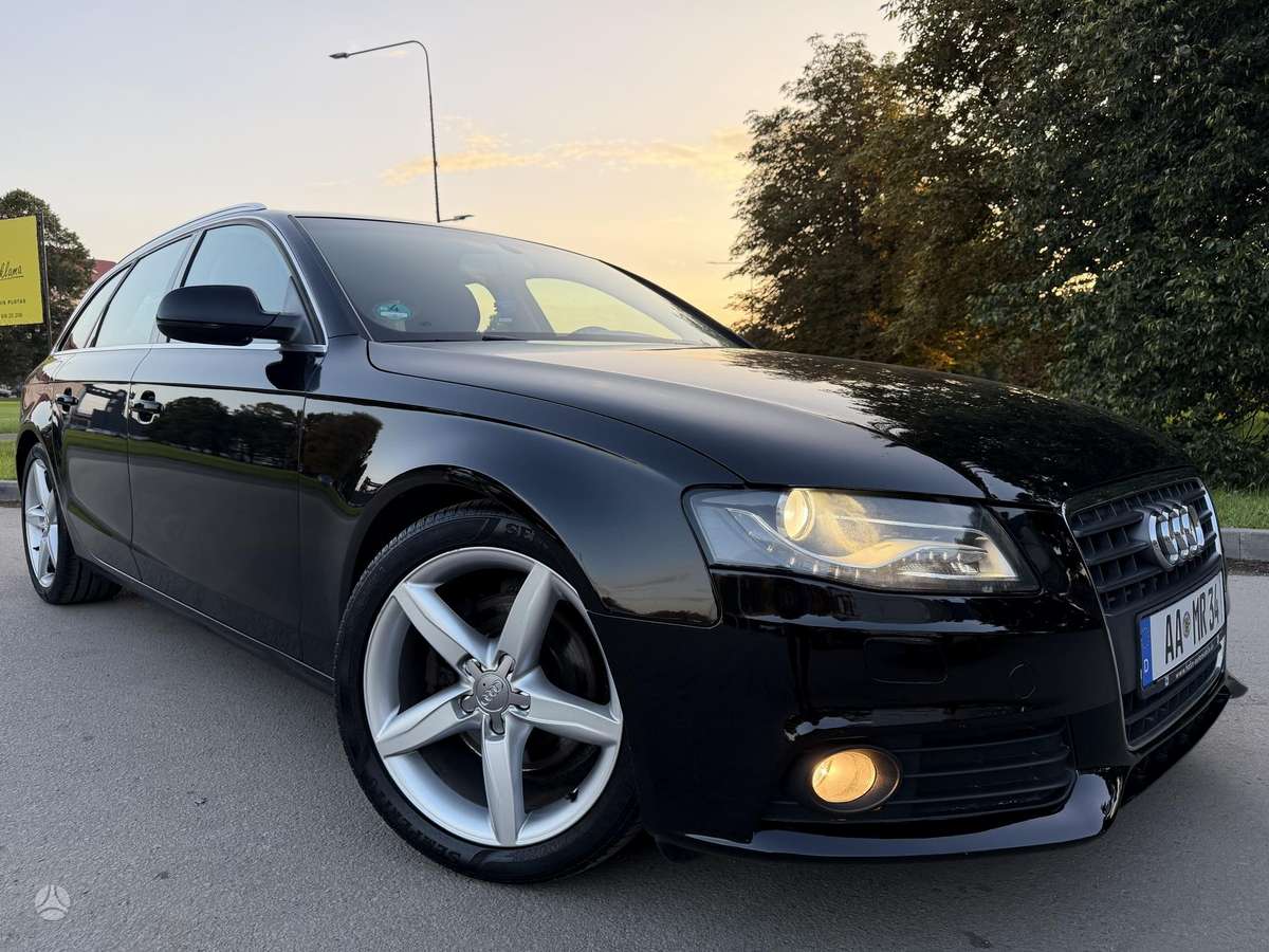 Audi A4 2009 — вигляд ззаду