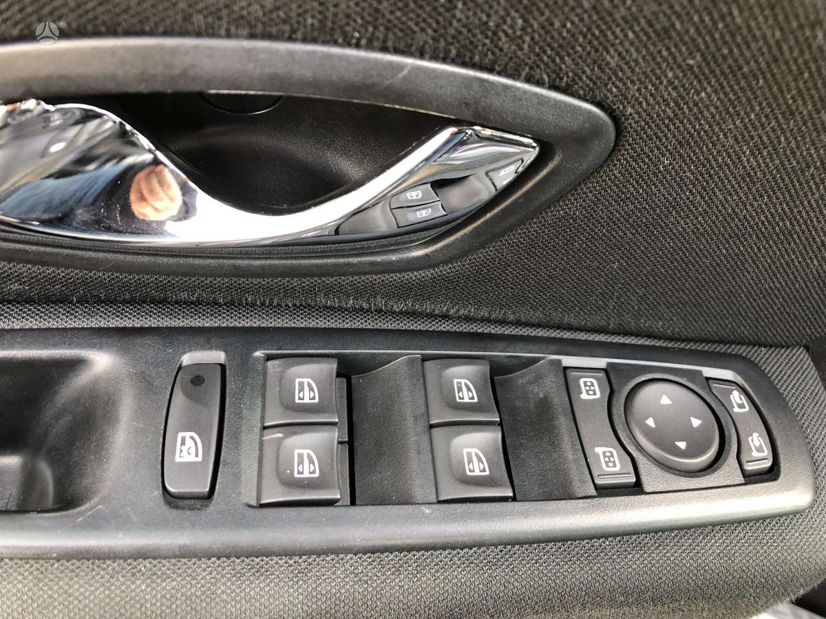 Renault Megane 2015 — photo 11