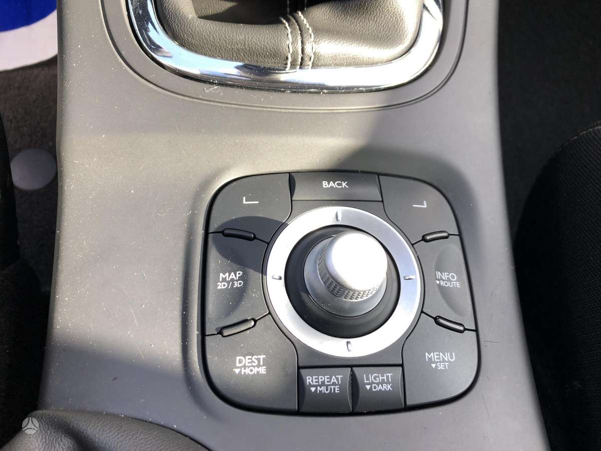 Renault Megane 2015 — photo 17