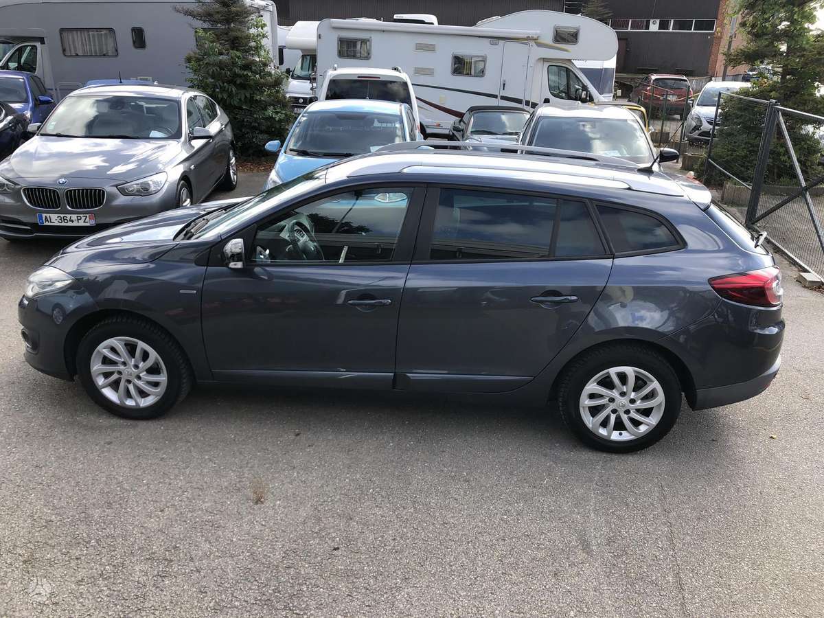 Renault Megane 2015 — photo 22