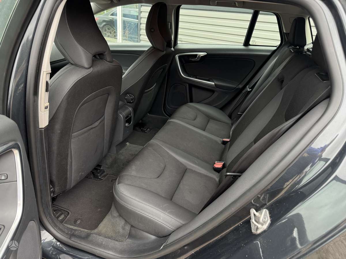 Volvo V60 2013 — photo 10