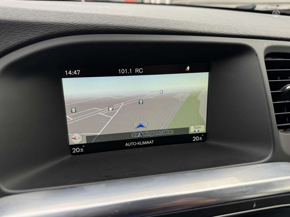 Volvo V60 2013 — photo 13