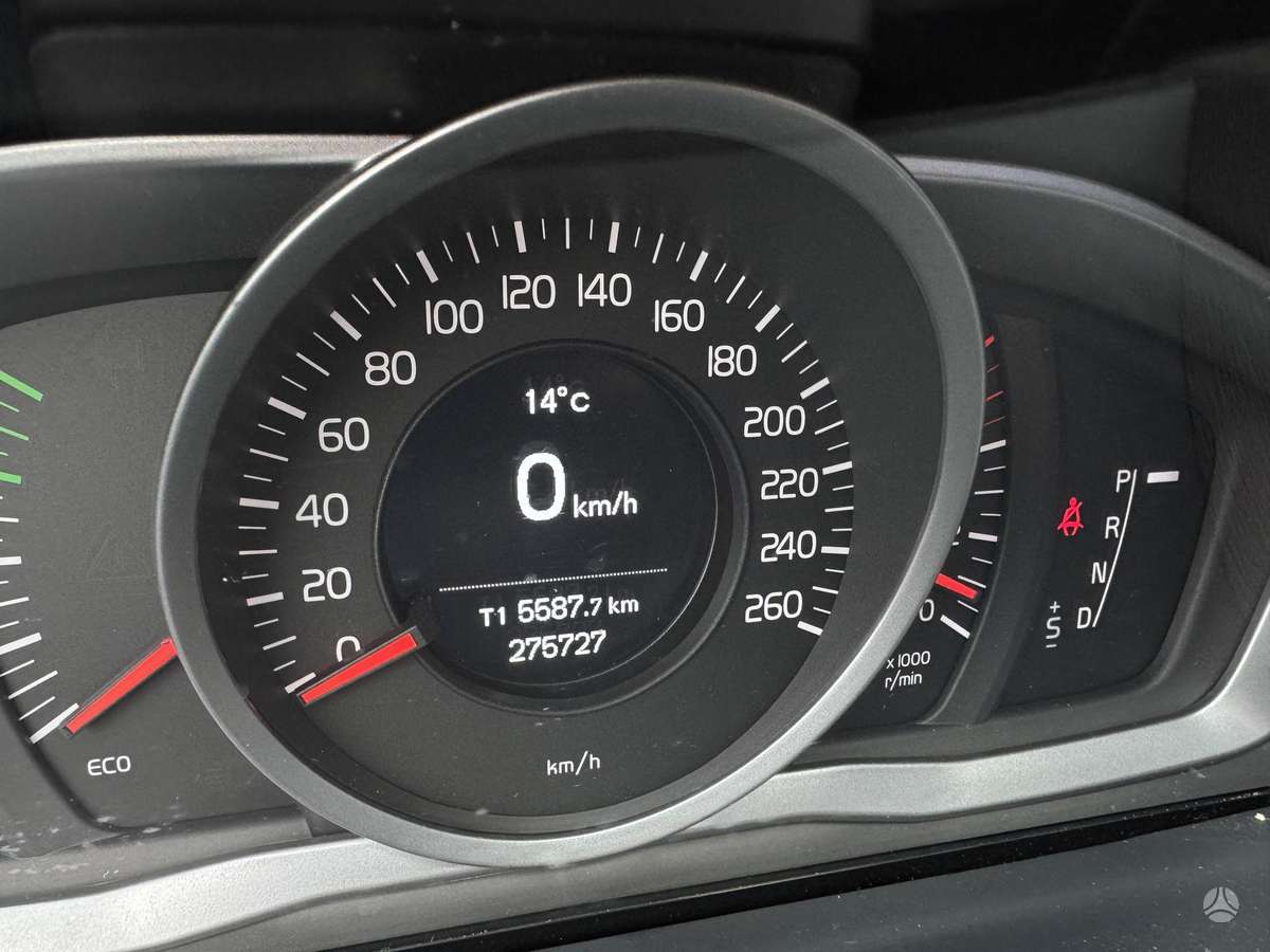 Volvo V60 2013 — photo 24