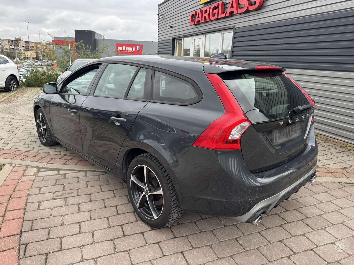 Volvo V60 2013 — interior