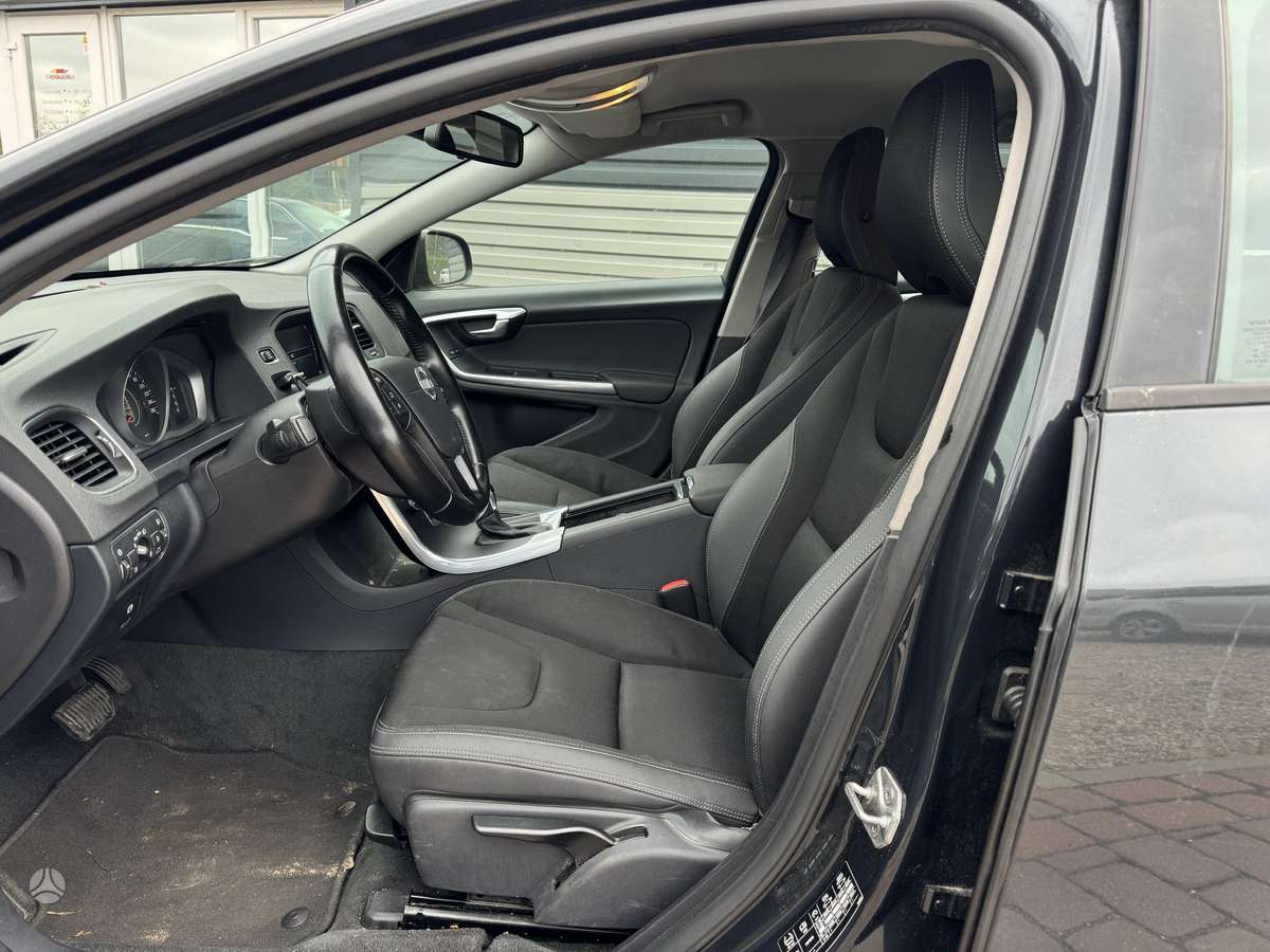 Volvo V60 2013 — photo 6