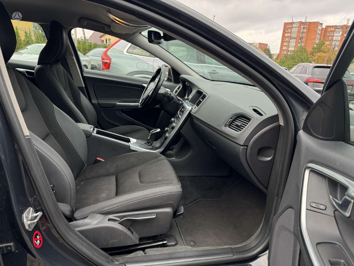 Volvo V60 2013 — photo 9