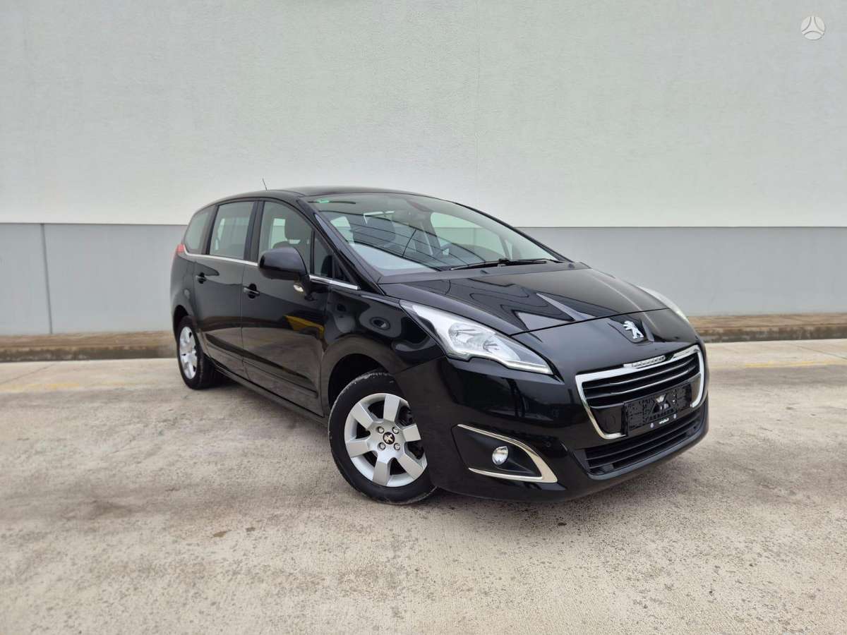Peugeot 5008 2014 — салон