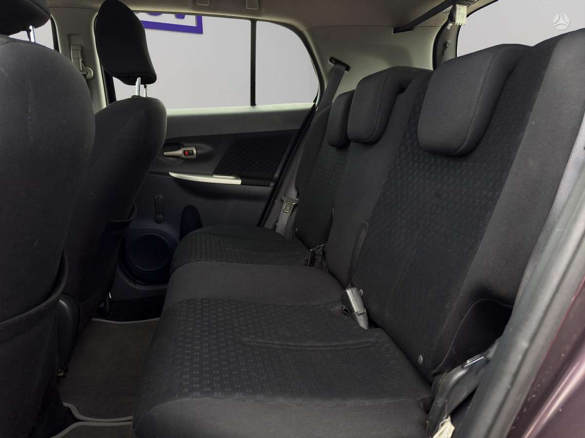 Toyota Urban 2009 — photo 11