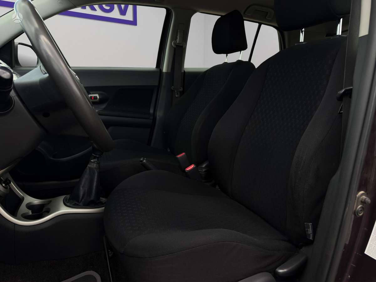 Toyota Urban 2009 — photo 14