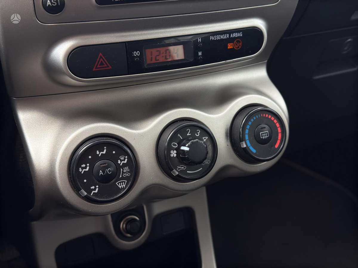 Toyota Urban 2009 — photo 16