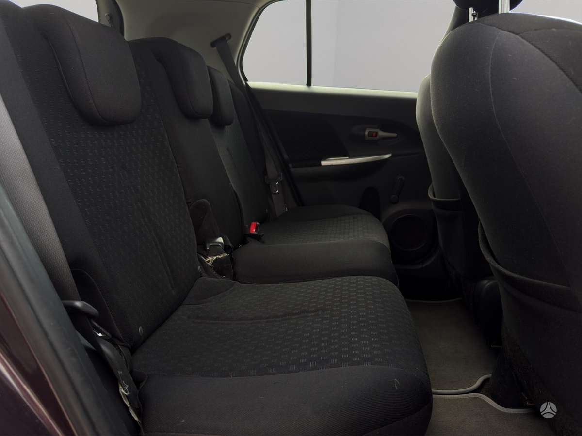 Toyota Urban 2009 — photo 9