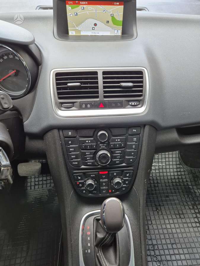Opel Meriva 2014 — photo 10