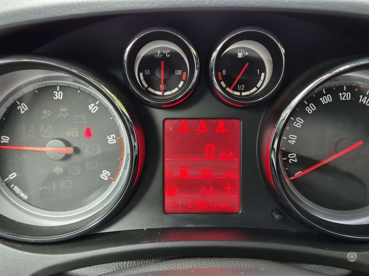 Opel Meriva 2014 — photo 17