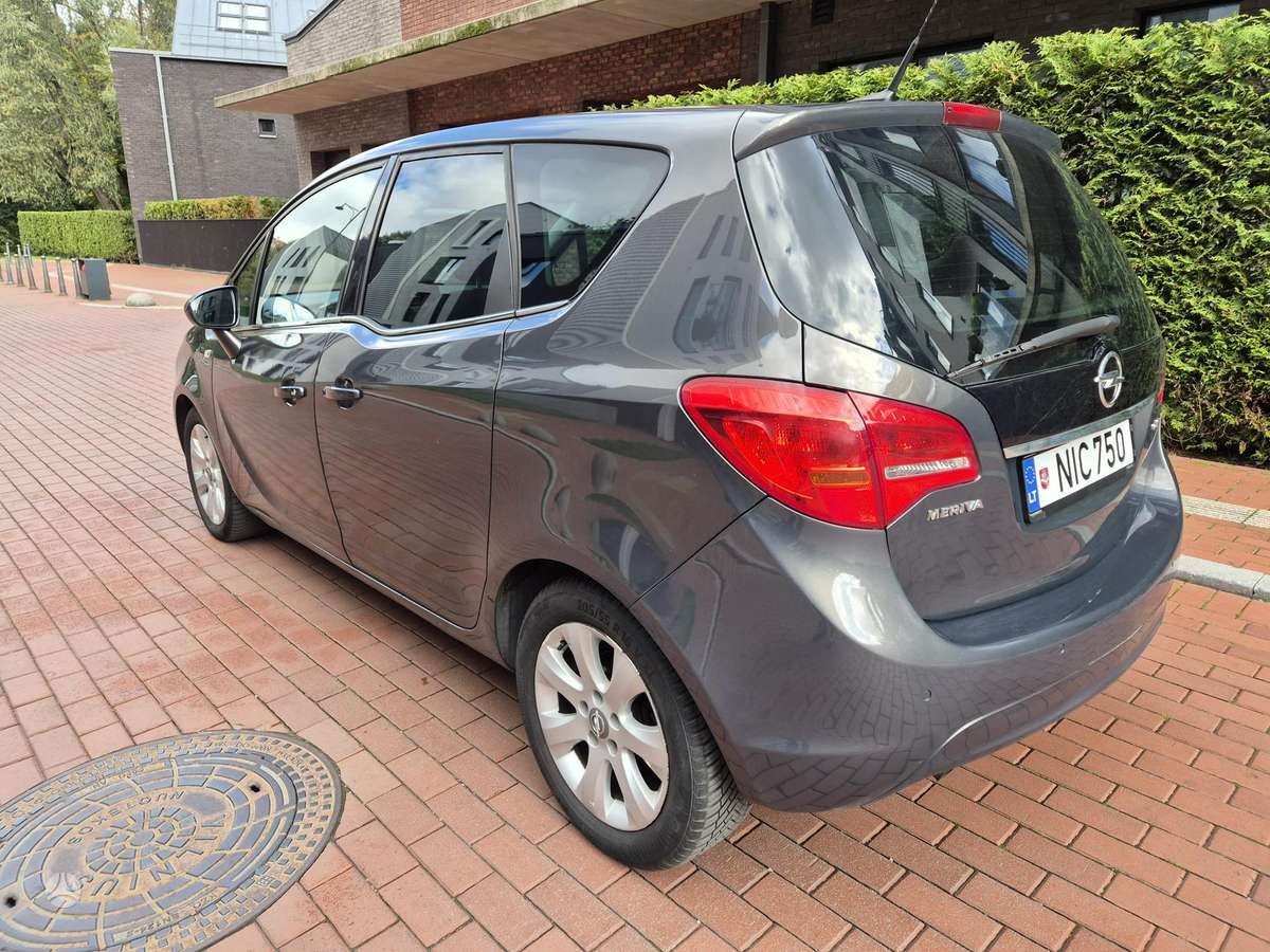 Opel Meriva 2014 — interior