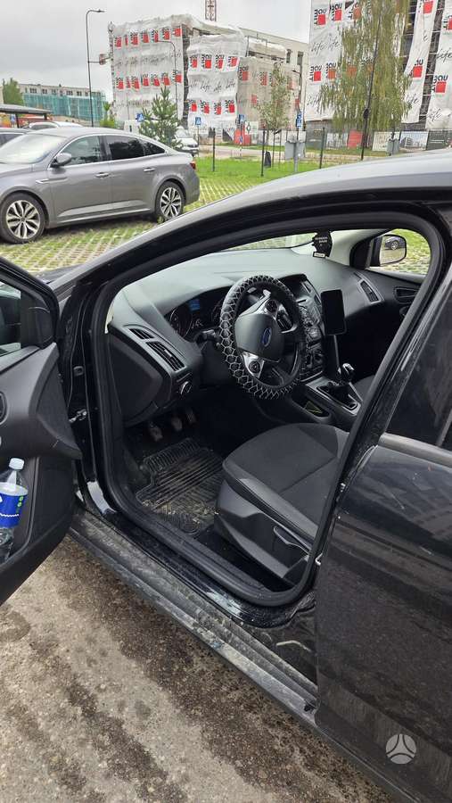 Ford Focus 2014 — interior