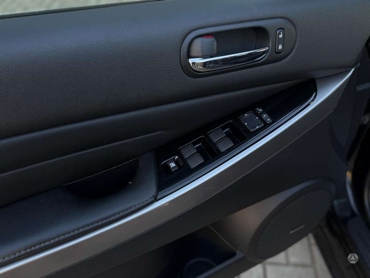 Mazda CX-7 2010 — photo 21