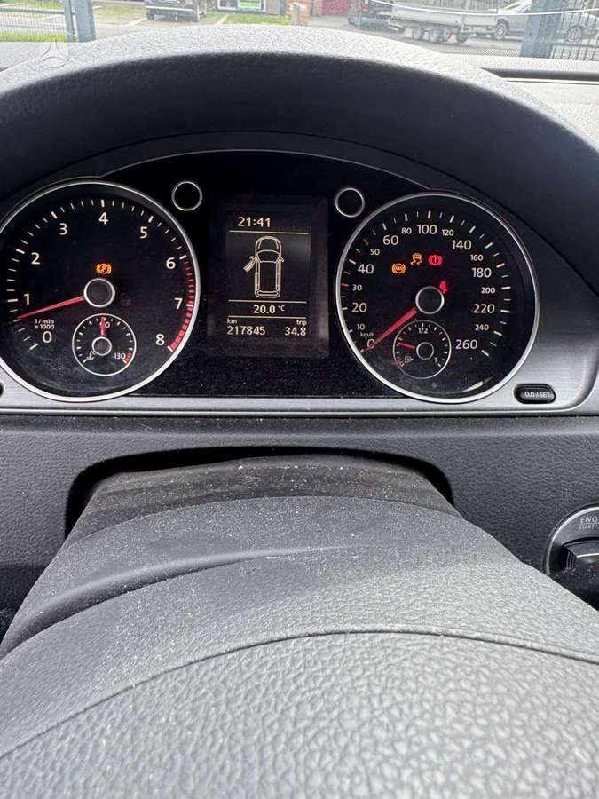 Volkswagen Passat 2011 — photo 11