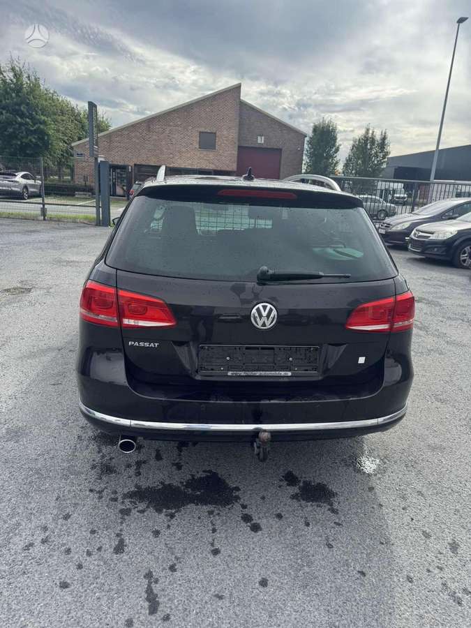Volkswagen Passat 2011 — photo 6