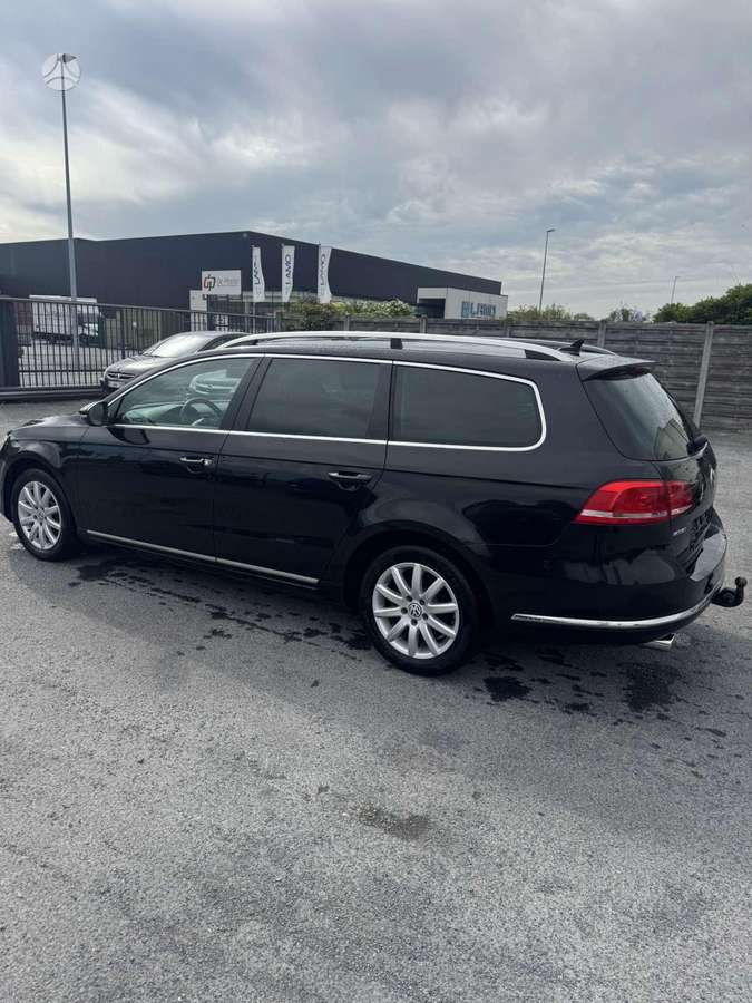 Volkswagen Passat 2011 — photo 8