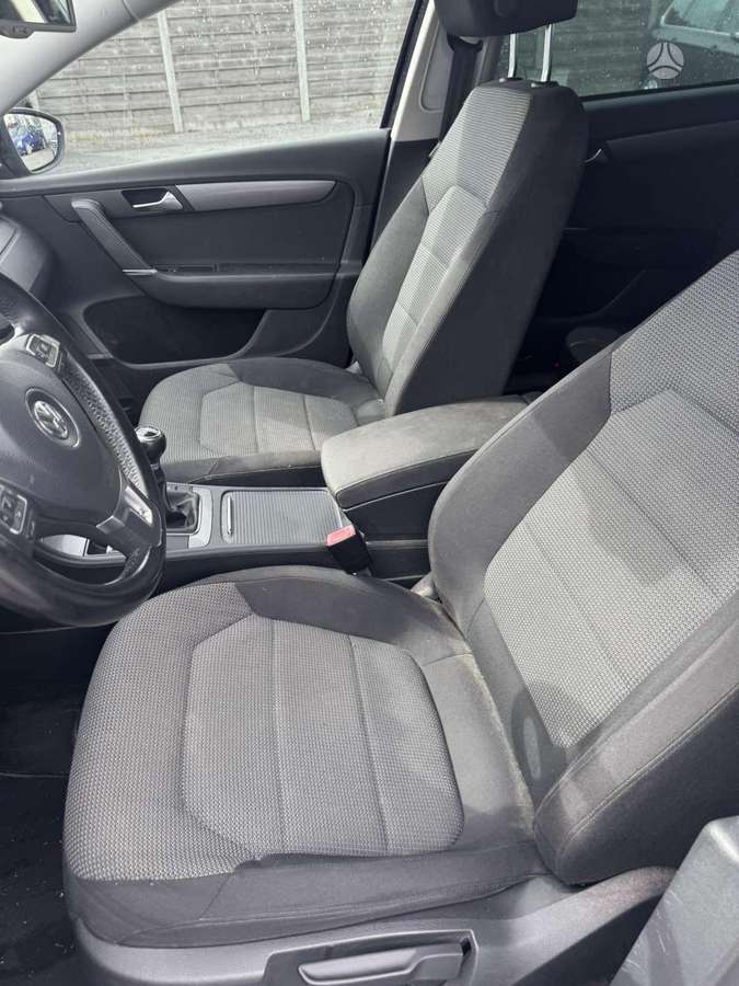 Volkswagen Passat 2011 — photo 9