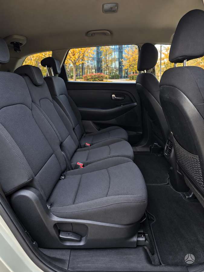 Kia Carens 2013 — photo 16