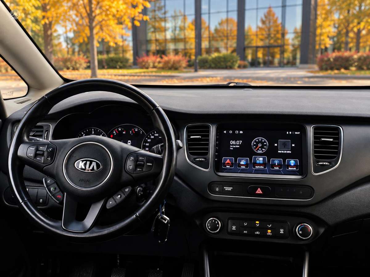 Kia Carens 2013 — photo 17