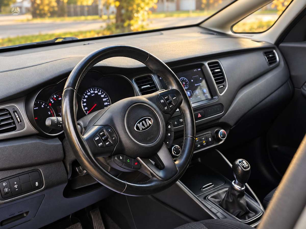Kia Carens 2013 — photo 18