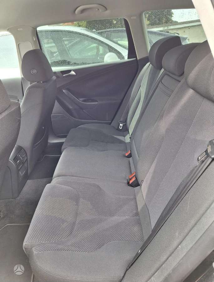 Volkswagen Passat 2009 — photo 10