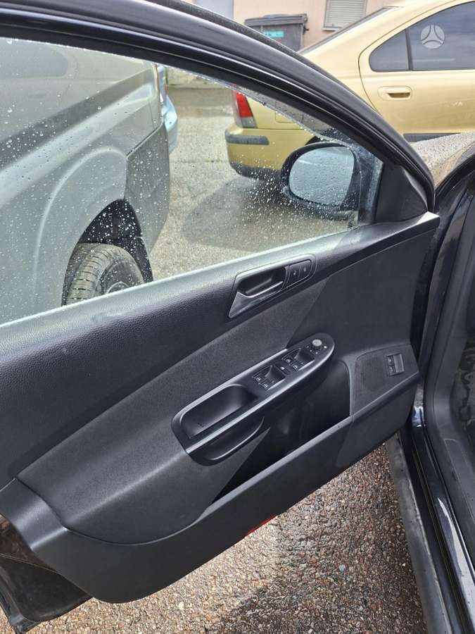 Volkswagen Passat 2009 — photo 12
