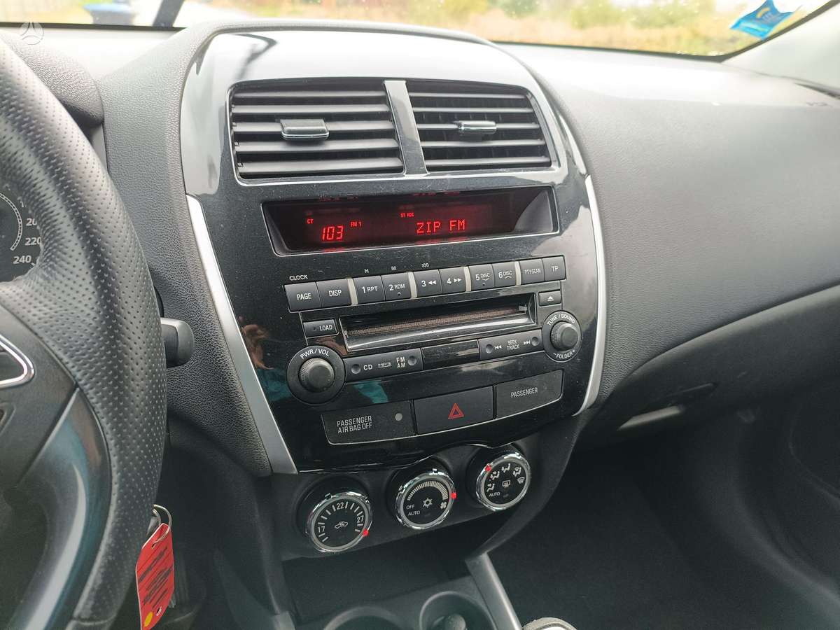 Citroen C4 2013 — photo 11