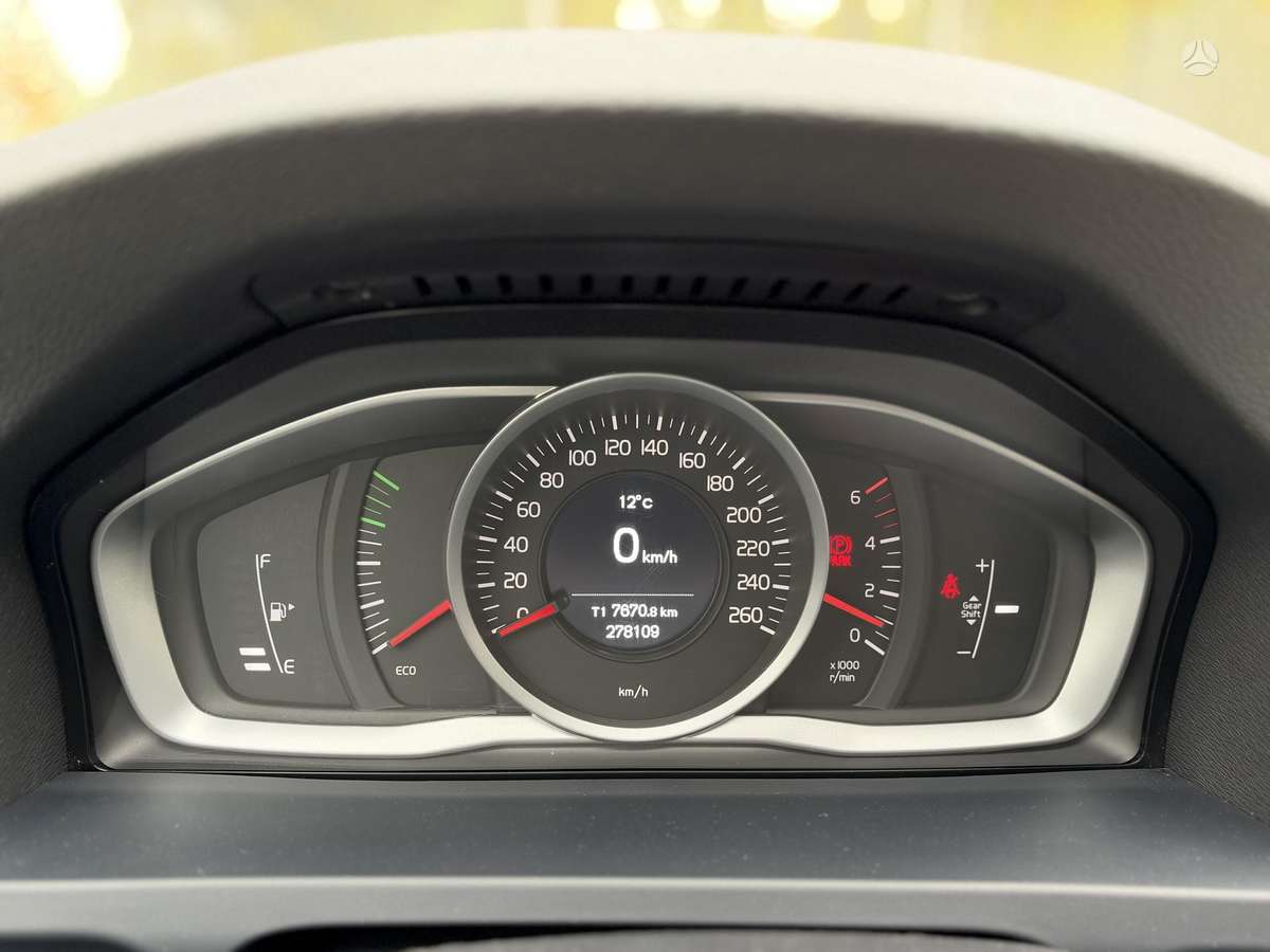 Volvo V60 2014 — photo 15