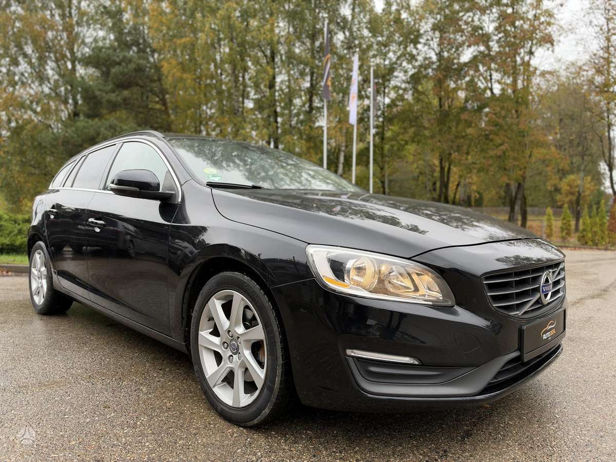Volvo V60 2014 — rear view