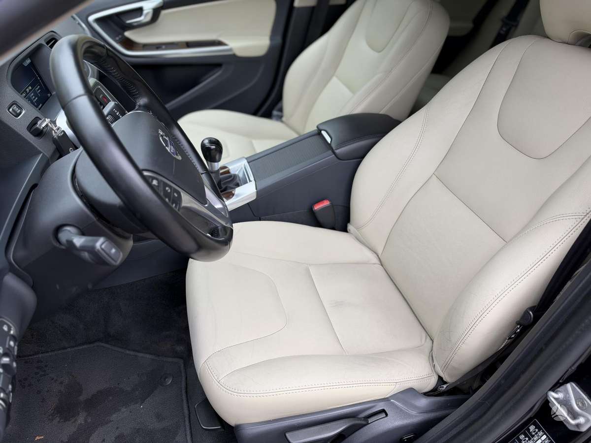 Volvo V60 2014 — photo 20