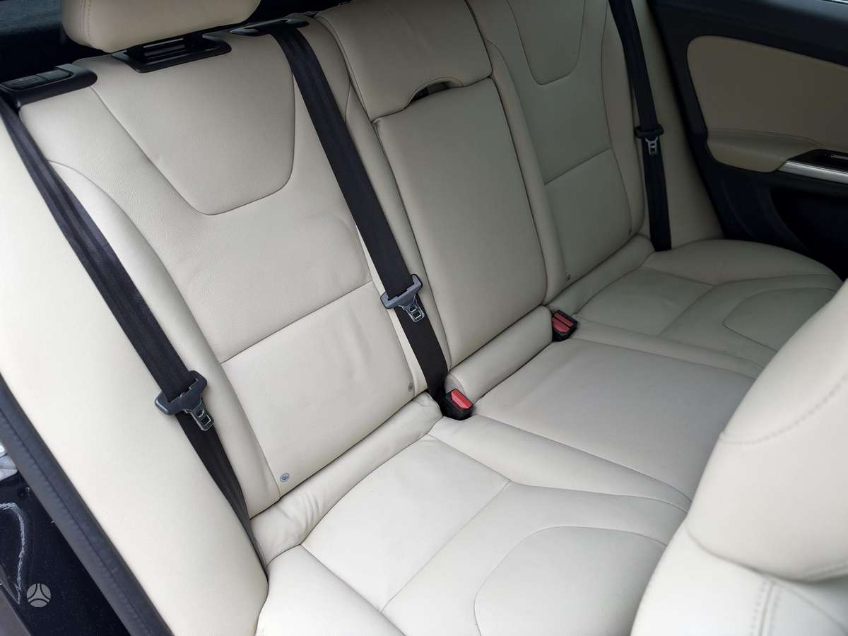 Volvo V60 2014 — photo 22