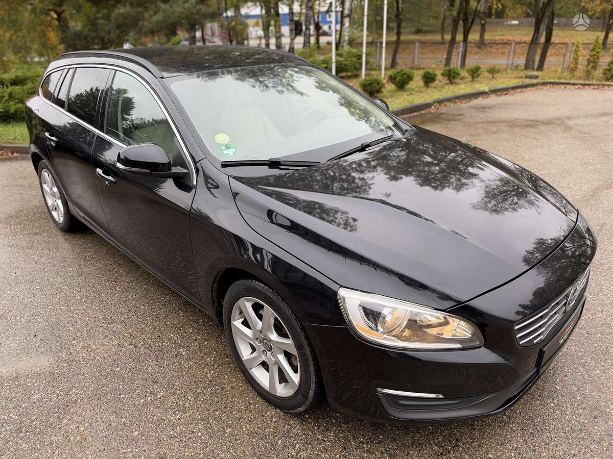Volvo V60 2014 — interior